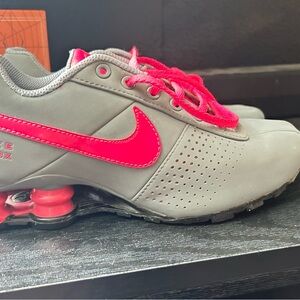 Nike Kids Sneakers in Gray and Red